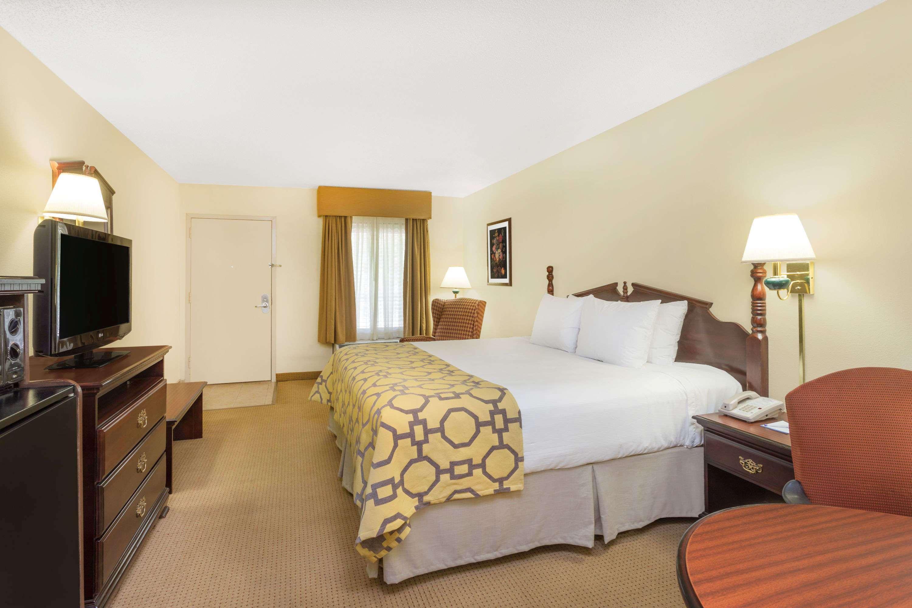 Baymont By Wyndham Griffin Hotel Kültér fotó