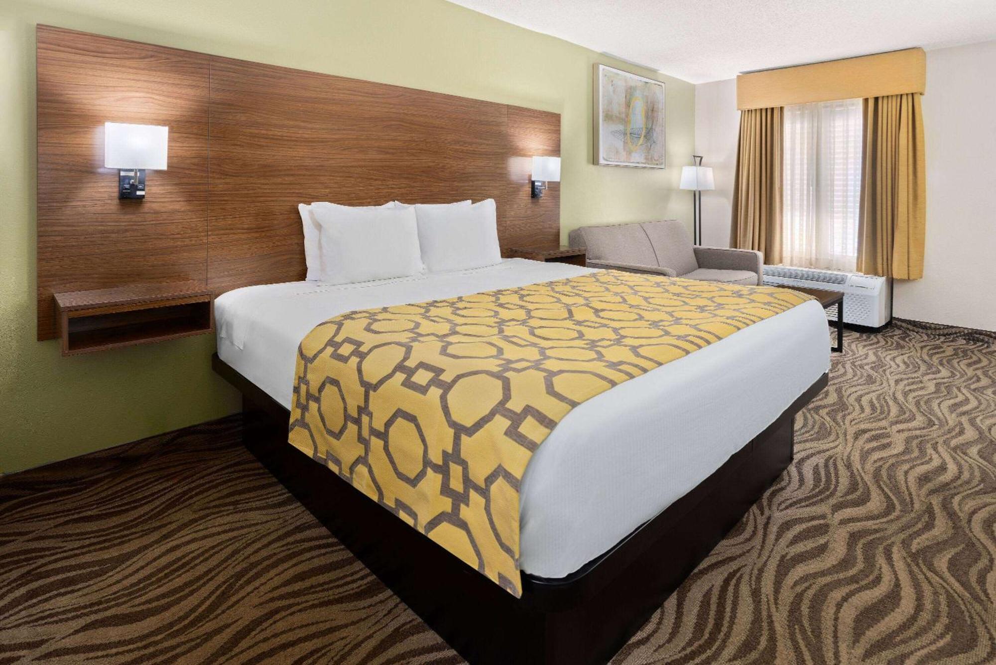 Baymont By Wyndham Griffin Hotel Kültér fotó